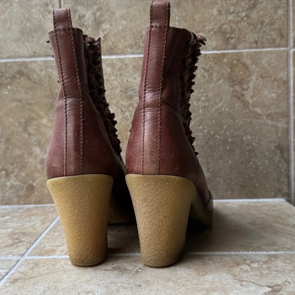 Anthropologie Chelsea Boot Jasper Jeera Triangle Trails Ankle Size 40/10 Leather